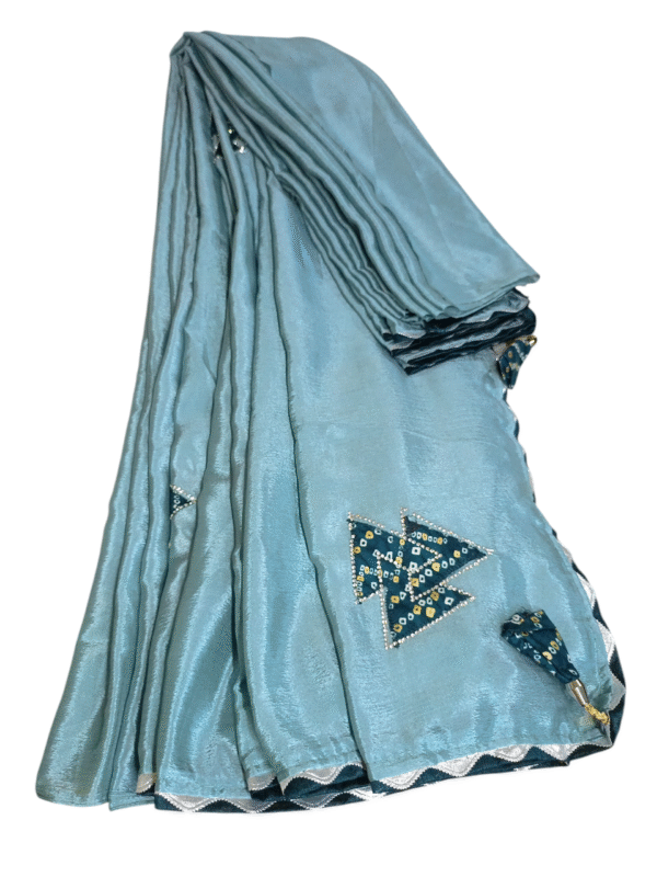Crepe Silk Saree In Grey - Image 4